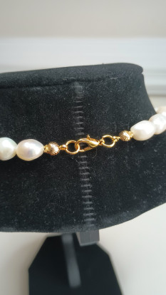 Vintage-Style Baroque Pearl Gold Shell Detail Necklace