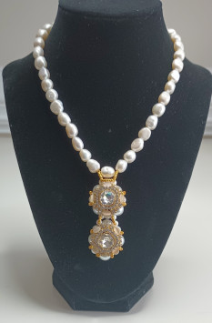 Vintage-Style Baroque Pearl Gold Shell Detail Necklace