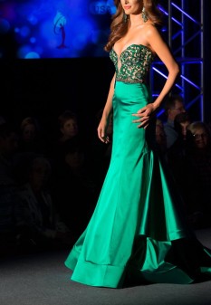 Custom Green Sherri Hill Dress (Like Brand New)