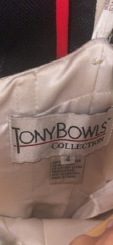 Rare Tony Bowls with liquid heading Size 4
