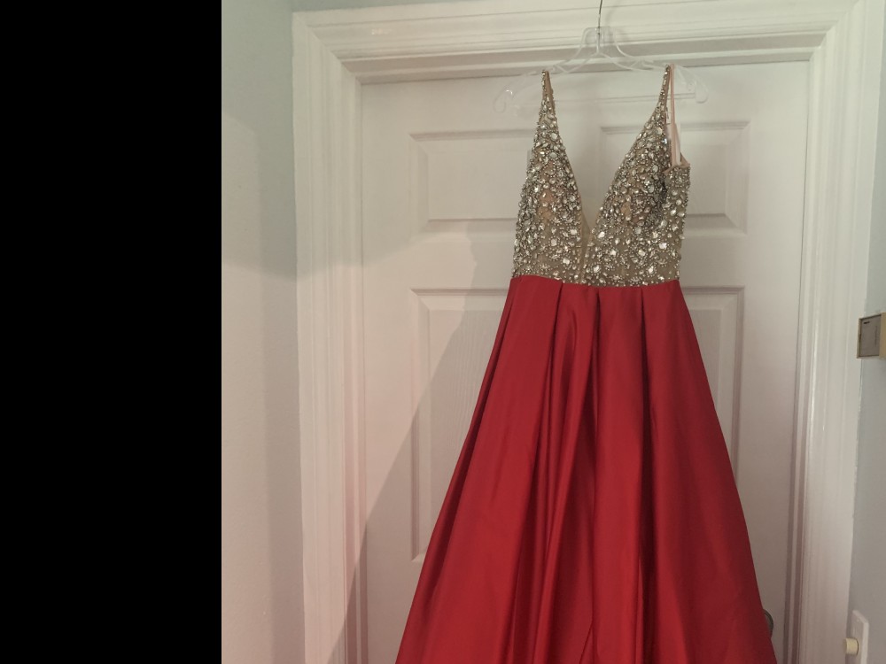 Size 8 NWT Red Ashley Lauren Ball Gown