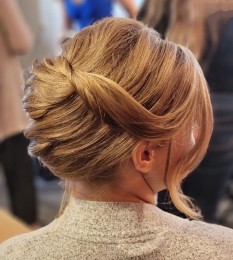 Luxury on-site hairstyling for events