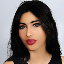 Alina Khan