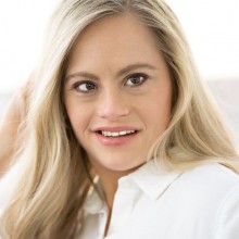 Mikayla Holmgren