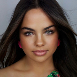 Riley Kay Laurenza