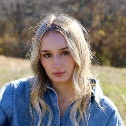 Isabelle Lee