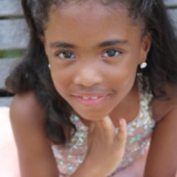 Simi Akinnagbe