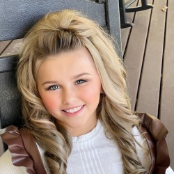 Arianna Roach