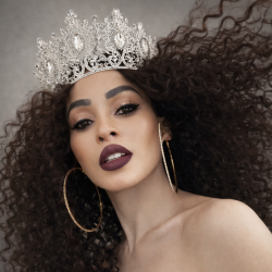 STYLE FOR THE CROWN