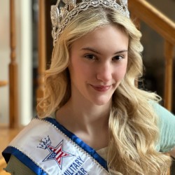 Alexa Loy